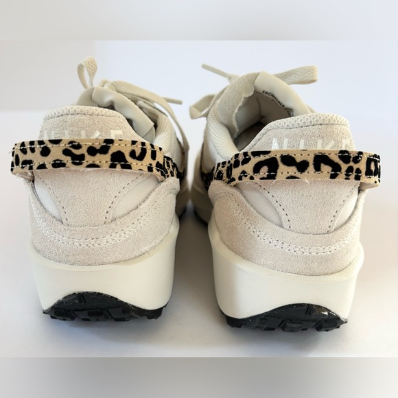 Nike Women’s 8 Waffle Debut Suede Leopard Accent Casual Athletic Style Sneakers - Picture 8 of 10